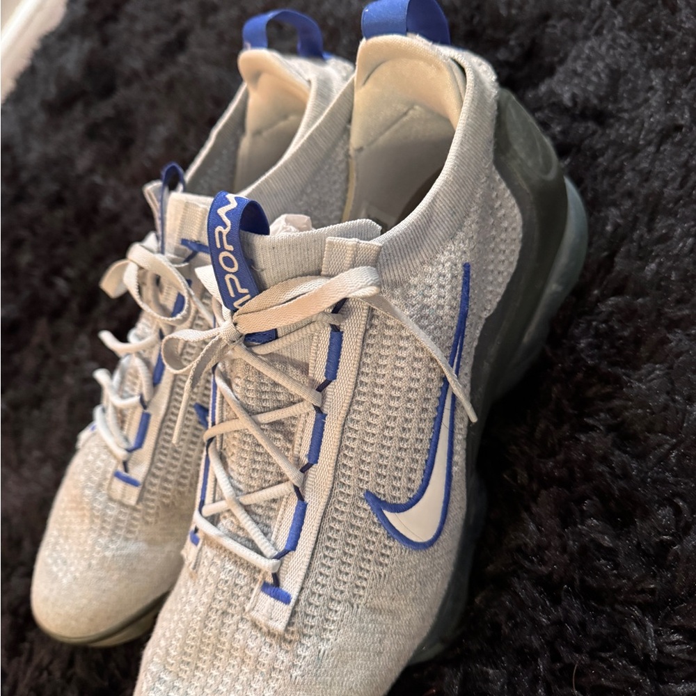 Nike Flyknit Running Shoes MENS 13 in Light Gray & Royal Blue Accents - Worn 5X